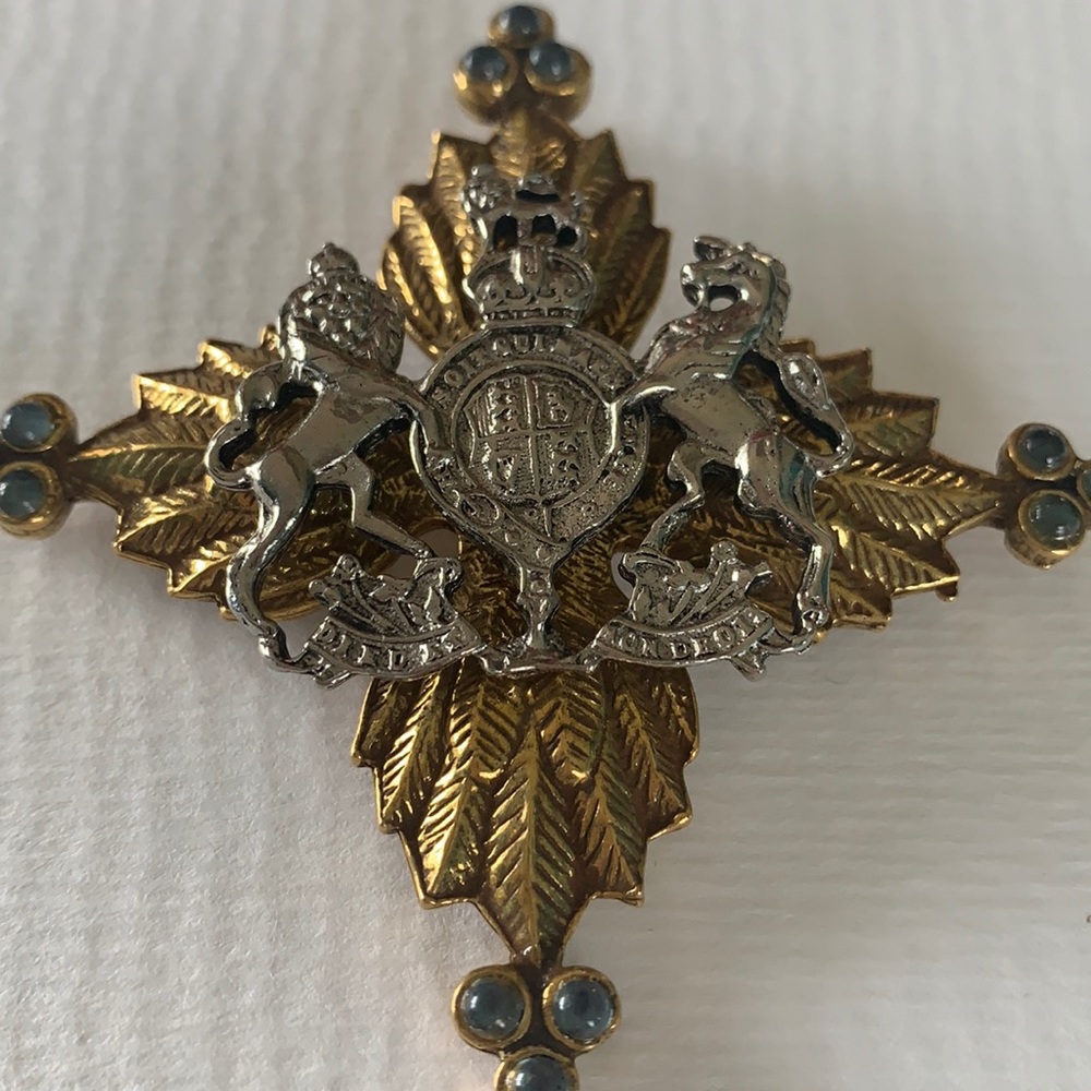 Morris family crest custom brooch.